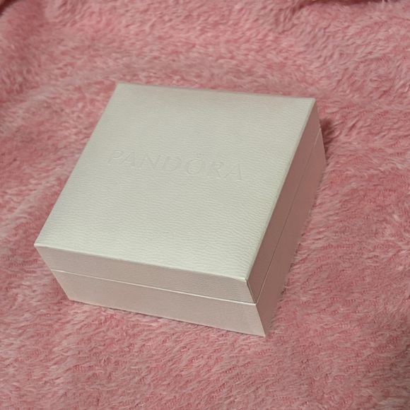 Pandora Fairytale Tiara Necklace - Picture 6 of 8